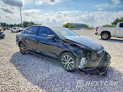 Czwarte zdjęcie samochodu z boku: 2017 VOLKSWAGEN JETTA SE VIN:3VWDB7AJ2HM265844 - miniatura