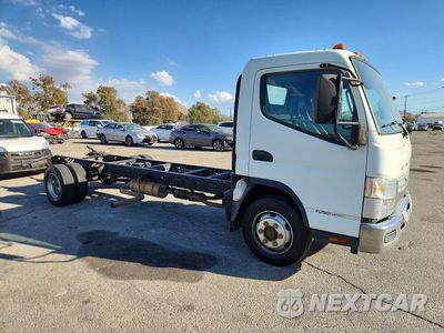 Czwarte zdjęcie samochodu z boku: 2019 MITSUBISHI FUSO TRUCK OF AMERICA INC FE FEC72S VIN:4UZBVH110KGKR9608 - miniatura
