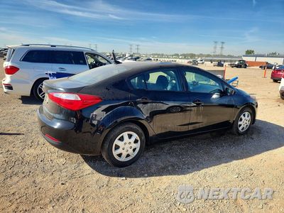 Trzecie zdjęcie samochodu z tyłu: 2016 KIA FORTE LX VIN:KNAFK4A63G5613447 - miniatura