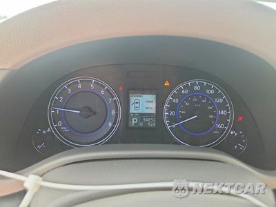 Zdjęcie 9 z 12 samochodu: 2015 INFINITI Q40 BASE VIN:JN1CV6AR5FM651143 - miniatura