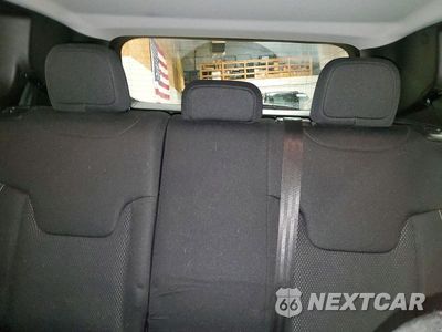 Zdjęcie 10 z 13 samochodu: 2023 JEEP RENEGADE ALTITUDE VIN:ZACNJDE15PPP19015 - miniatura