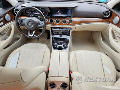 Zdjęcie 8 z 12 samochodu: 2017 MERCEDES-BENZ E 300 4MATIC VIN:WDDZF4KB9HA217991 - miniatura
