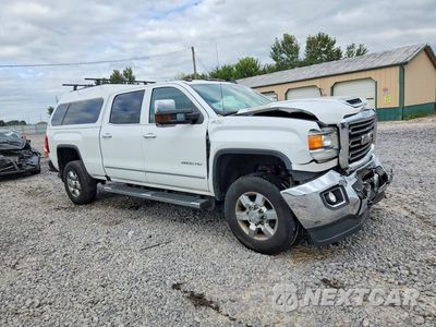 Czwarte zdjęcie samochodu z boku: 2019 GMC SIERRA K2500 SLT VIN:1GT12REY8KF282132 - miniatura