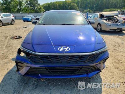 Piąte zdjęcie samochodu w środku: 2025 HYUNDAI ELANTRA SEL SPORT VIN:KMHLM4DG9SU031531 - miniatura