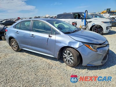 Czwarte zdjęcie samochodu z boku: 2020 TOYOTA COROLLA LE VIN:JTDEBRBE7LJ003473 - miniatura