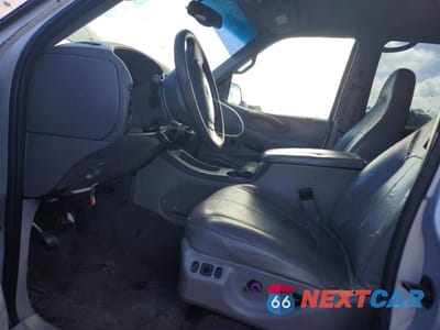 Zdjęcie 7 z 13 samochodu: 2002 FORD EXPEDITION XLT VIN:1FMRU15L52LA33481 - miniatura
