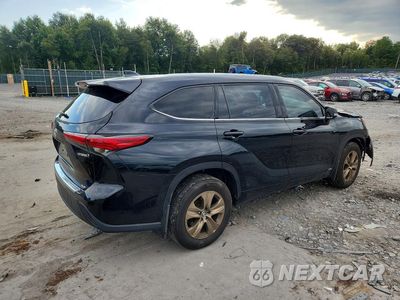 Trzecie zdjęcie samochodu z tyłu: 2022 TOYOTA HIGHLANDER HYBRID BRONZE EDITION VIN:5TDABRCH1NS562434 - miniatura