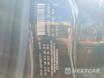 Zdjęcie 12 z 12 samochodu: 2018 ALFA ROMEO GIULIA TI VIN:ZARFAECN0J7565441 - miniatura
