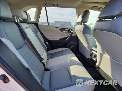 Zdjęcie 11 z 14 samochodu: 2022 TOYOTA RAV4 XLE PREMIUM VIN:JTMB6RFV7ND060971 - miniatura