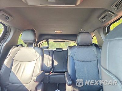 Zdjęcie 10 z 14 samochodu: 2023 TOYOTA SIENNA 25TH ANNIVERSARY EDITION VIN:5TDCSKFC9PS073962 - miniatura