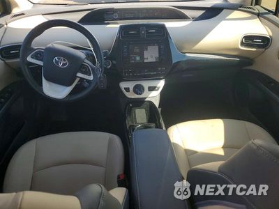 Zdjęcie 8 z 12 samochodu: 2017 TOYOTA PRIUS FOUR VIN:JTDKARFU9H3038633 - miniatura