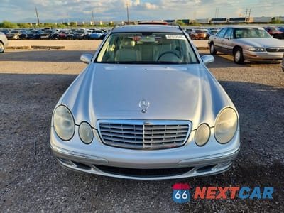 Piąte zdjęcie samochodu w środku: 2004 MERCEDES-BENZ E 320 VIN:WDBUH65J24A377541 - miniatura