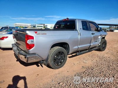 Trzecie zdjęcie samochodu z tyłu: 2020 TOYOTA TUNDRA SR5 VIN:5TFUY5F16LX887607 - miniatura