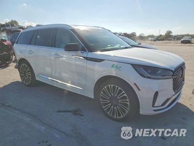 Czwarte zdjęcie samochodu z boku: 2025 LINCOLN AVIATOR BLACK LABEL VIN:5LM5J9XC3SGL35005 - miniatura