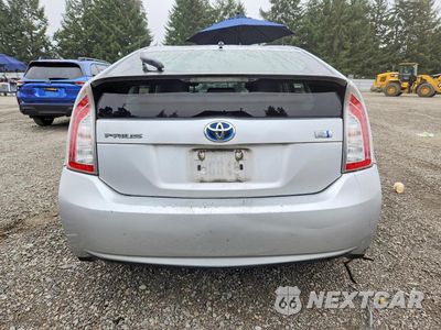 Zdjęcie 6 z 13 samochodu: 2014 TOYOTA PRIUS TWO VIN:JTDKN3DU5E1783956 - miniatura