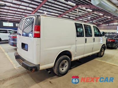 Trzecie zdjęcie samochodu z tyłu: 2015 CHEVROLET EXPRESS G2500 VIN:1GCWGFCF8F1285798 - miniatura