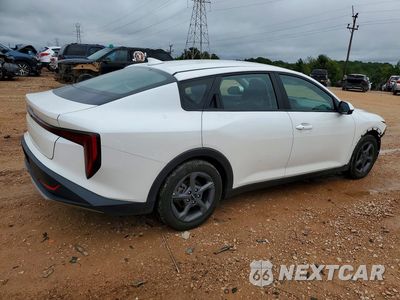 Trzecie zdjęcie samochodu z tyłu: 2025 KIA K4 LXS VIN:3KPFT4DE4SE058539 - miniatura