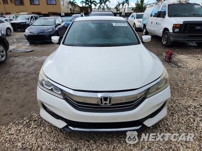 Piąte zdjęcie samochodu w środku: 2017 HONDA ACCORD SPORT VIN:1HGCR2F51HA028334 - miniatura