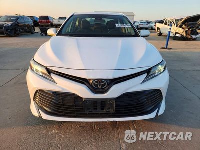 Piąte zdjęcie samochodu w środku: 2019 TOYOTA CAMRY LE VIN:4T1B11HK5KU805615 - miniatura