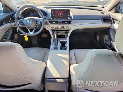 Zdjęcie 8 z 12 samochodu: 2019 HONDA ACCORD LX VIN:1HGCV1F17KA000760 - miniatura