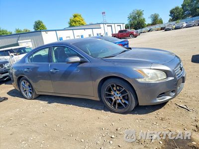 Czwarte zdjęcie samochodu z boku: 2014 NISSAN MAXIMA 3.5 S VIN:1N4AA5AP7EC435703 - miniatura