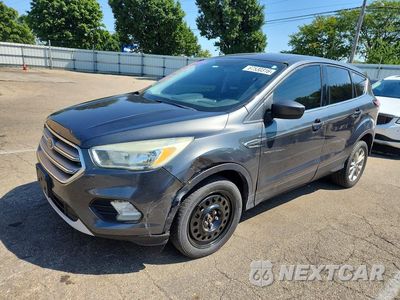 2017 FORD ESCAPE SE 1FMCU9GD2HUC75903 - główne zdjęcie licytacji z USA - miniatura