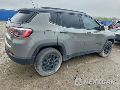 Trzecie zdjęcie samochodu z tyłu: 2021 JEEP COMPASS SPORT VIN:3C4NJDAB7MT586991 - miniatura
