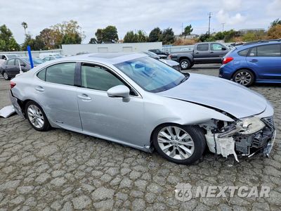Czwarte zdjęcie samochodu z boku: 2013 LEXUS ES 300H VIN:JTHBW1GG8D2020652 - miniatura