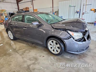 Czwarte zdjęcie samochodu z boku: 2013 BUICK LACROSSE VIN:1G4GC5E38DF158624 - miniatura