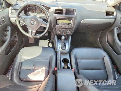 Zdjęcie 8 z 12 samochodu: 2014 VOLKSWAGEN JETTA SE VIN:3VWD17AJ2EM259170 - miniatura