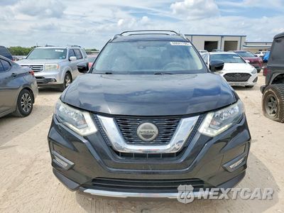 Piąte zdjęcie samochodu w środku: 2019 NISSAN ROGUE SV VIN:JN8AT2MT4KW250101 - miniatura