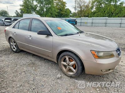 Czwarte zdjęcie samochodu z boku: 2008 HYUNDAI SONATA SE VIN:5NPEU46CX8H354643 - miniatura
