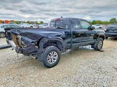 Trzecie zdjęcie samochodu z tyłu: 2017 TOYOTA TACOMA SR5 V6 VIN:5TFSZ5AN9HX083078 - miniatura
