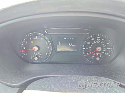 Zdjęcie 9 z 12 samochodu: 2016 KIA SORENTO L VIN:5XYPG4A39GG116280 - miniatura
