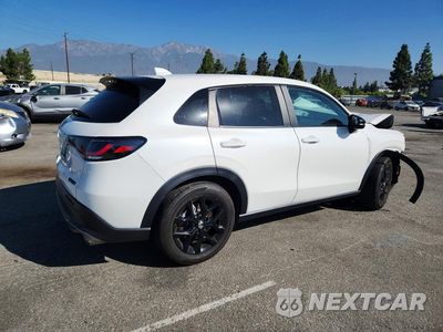 Trzecie zdjęcie samochodu z tyłu: 2025 HONDA HR-V SPORT VIN:3CZRZ1H56SM735028 - miniatura