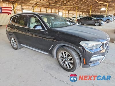 Czwarte zdjęcie samochodu z boku: 2019 BMW X3 SDRIVE30I VIN:5UXTR7C58KLE93934 - miniatura