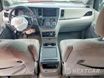Zdjęcie 8 z 13 samochodu: 2016 TOYOTA SIENNA LE VIN:5TDKK3DC9GS725550 - miniatura