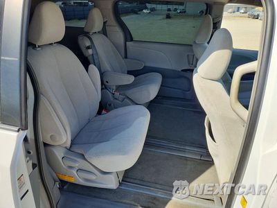 Zdjęcie 11 z 13 samochodu: 2012 TOYOTA SIENNA LE 8-PASSENGER VIN:5TDKA3DC1CS014910 - miniatura