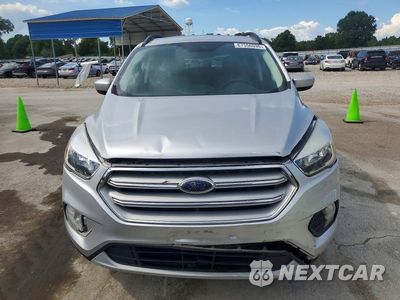 Piąte zdjęcie samochodu w środku: 2018 FORD ESCAPE SE VIN:1FMCU0GD8JUB74916 - miniatura