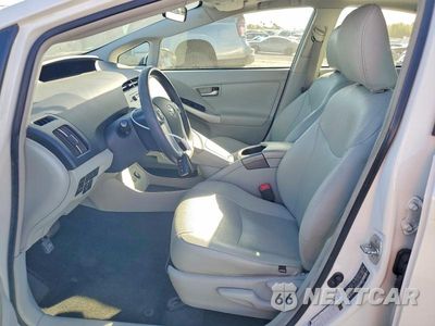 Zdjęcie 7 z 13 samochodu: 2013 TOYOTA PRIUS THREE VIN:JTDKN3DUXD5573697 - miniatura