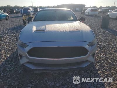 Piąte zdjęcie samochodu w środku: 2018 FORD MUSTANG VIN:1FA6P8TH6J5172890 - miniatura