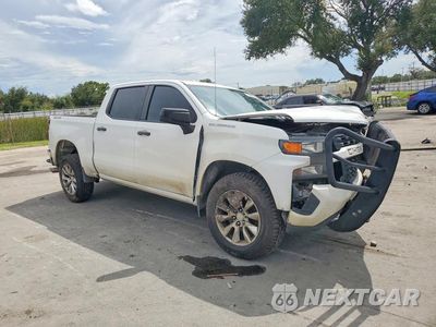 Czwarte zdjęcie samochodu z boku: 2019 CHEVROLET SILVERADO K1500 CUSTOM VIN:3GCPYBEH4KG303119 - miniatura