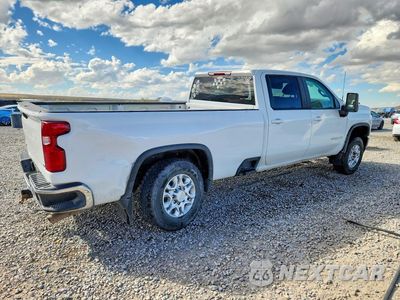 Trzecie zdjęcie samochodu z tyłu: 2022 CHEVROLET SILVERADO K3500 LT VIN:1GC4YTE70NF221541 - miniatura