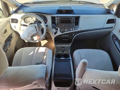 Zdjęcie 8 z 13 samochodu: 2013 TOYOTA SIENNA LE VIN:5TDJK3DC2DS067769 - miniatura
