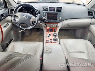 Zdjęcie 8 z 13 samochodu: 2010 TOYOTA HIGHLANDER LIMITED VIN:JTEDK3EH0A2162661 - miniatura