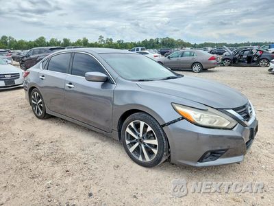 Czwarte zdjęcie samochodu z boku: 2018 NISSAN ALTIMA 2.5 SR VIN:1N4AL3AP9JC118370 - miniatura