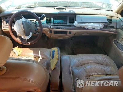 Zdjęcie 8 z 12 samochodu: 1997 LINCOLN TOWN CAR SIGNATURE VIN:1LNLM82W7VY731742 - miniatura