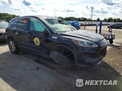 Czwarte zdjęcie samochodu z boku: 2021 FORD ESCAPE SE VIN:1FMCU9G62MUA83800 - miniatura