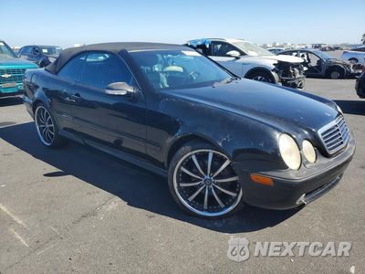 Czwarte zdjęcie samochodu z boku: 2000 MERCEDES-BENZ CLK 430 VIN:WDBLK70G5YT034702 - miniatura