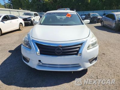 Piąte zdjęcie samochodu w środku: 2015 NISSAN ALTIMA 2.5 S VIN:1N4AL3AP7FN395000 - miniatura